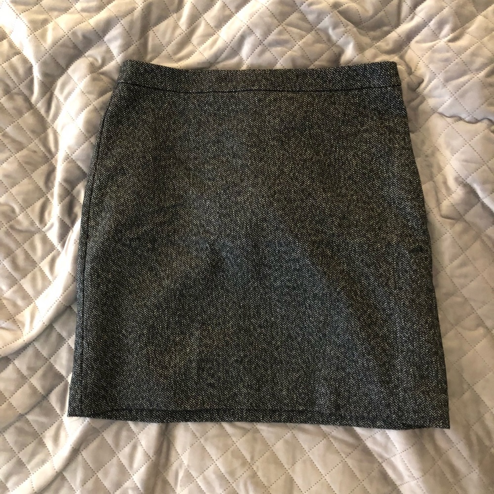 Loft mini skirt size 4
